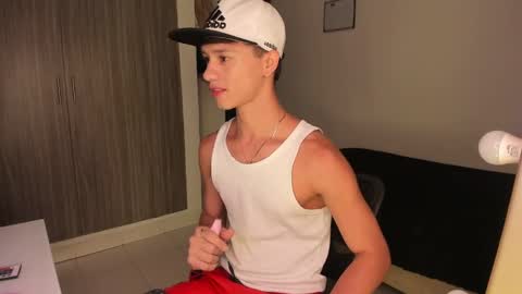 Daniels Cruz online show from December 1, 9:28 pm