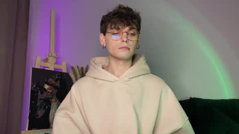 danieltuckerr online show from April 9, 10:59 pm