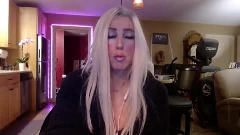 DanikaWhite69 online show from November 14, 9:11 am