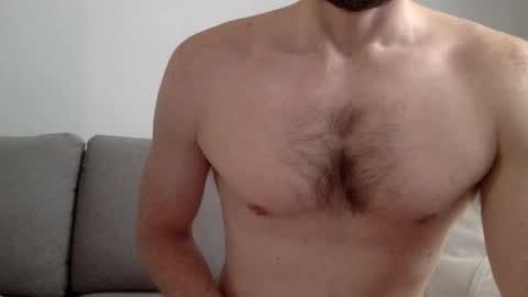 Snapshot of danishguysdicks chatting on October 31, 7:20 am Buzzy online show from October 31, 7:20 am