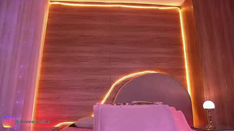 Danna Berlin  online show from April 16, 8:09 pm