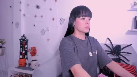 Snapshot of dannahyde chatting on October 8, 5:41 pm Insta DannaBlueX online show from October 8, 5:41 pm