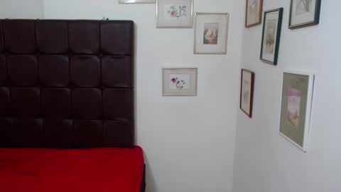 Danna online show from March 8, 6:16 pm