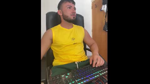Snapshot of dannyboy_x_ chatting on October 7, 9:38 am dannyboy_x_ online show from October 7, 9:38 am