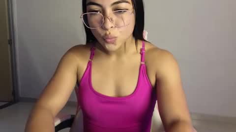 daphne_grayy online show from April 2, 9:00 pm