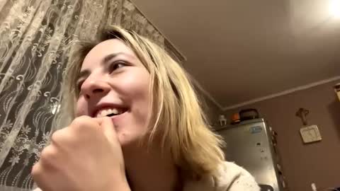 Monika online show from March 20, 8:25 pm