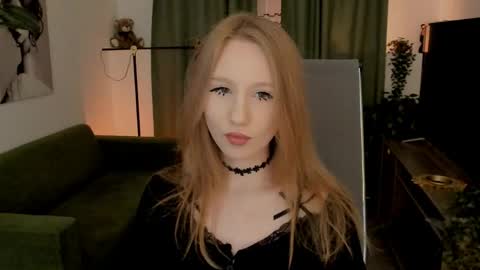 Daria Tate online show from May 22, 12:01 pm
