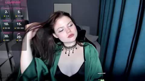 Dari the it woman online show from January 6, 12:05 am