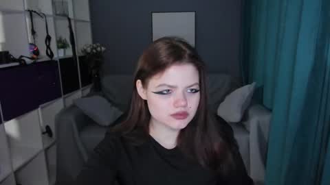 Dari the it woman online show from March 8, 3:17 am