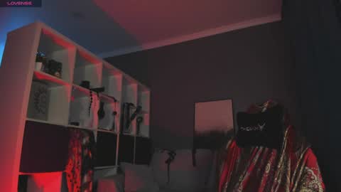 Dari the it woman online show from January 17, 8:55 pm