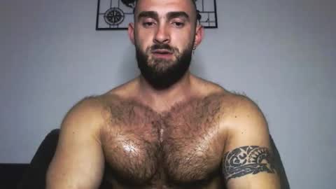 dariomuscle1993 online show from December 20, 9:22 pm