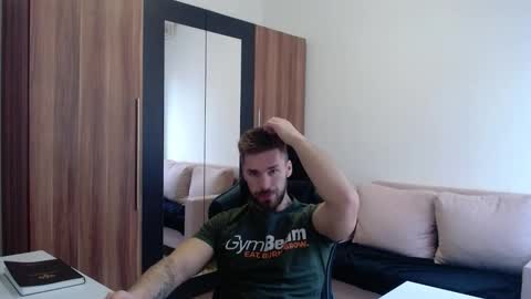 darius_94 online show from March 14, 12:20 pm