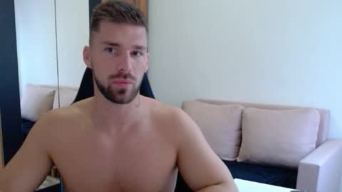 darius_94 online show from November 12, 12:18 pm