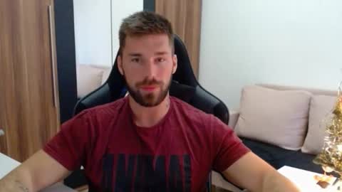 darius_94 online show from December 5, 10:36 am