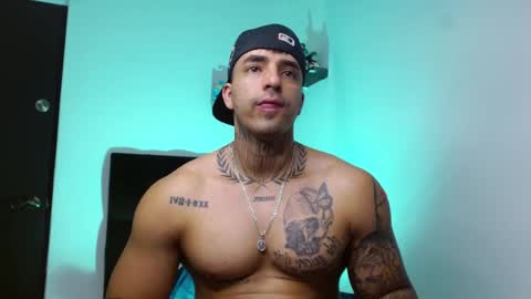 Darius Phoenix  online show from February 14, 9:28 pm