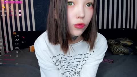 Ester online show from January 25, 1:52 pm