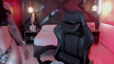 M I K A E L A online show from October 6, 7:10 pm