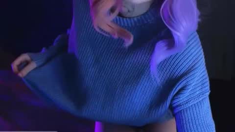 Lucious Foijieh online show from January 16, 5:00 pm