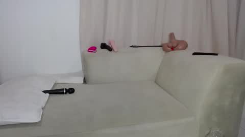 dark_qween online show from May 30, 1:53 pm