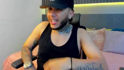 Dark online show from November 13, 3:04 pm