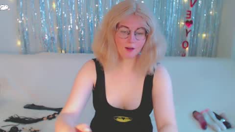 Kelly online show from February 28, 5:59 am