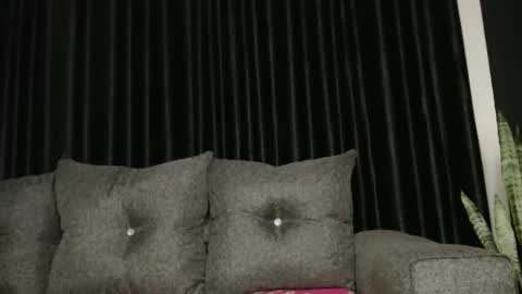 darktanqueen online show from March 30, 2:44 am