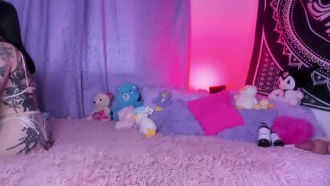 Snapshot of daryimiau chatting on December 12, 1:06 pm daryimiau online show from December 12, 1:06 pm