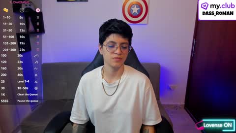 Snapshot of dass_roman chatting on February 5, 10:11 pm Dass Roman online show from February 5, 10:11 pm