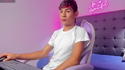 angel online show from November 30, 12:23 pm