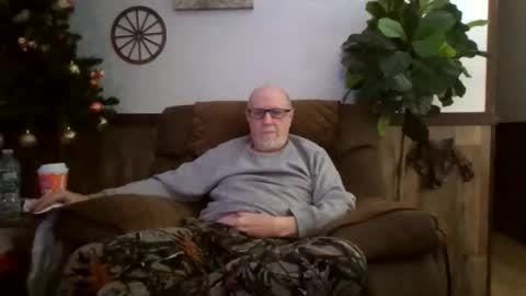 dave571960 online show from December 21, 12:55 pm