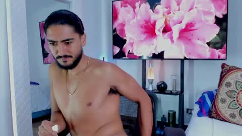 Hey im David that loves to explore and speak their fantasies. Very open talktative and nice. Feel free to chat with me online show from May 14, 11:52 am