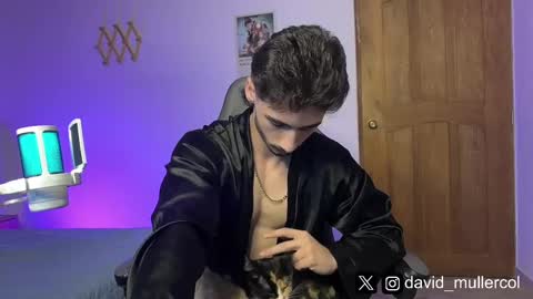 Snapshot of david_muller_ chatting on February 15, 11:14 pm David online show from February 15, 11:14 pm