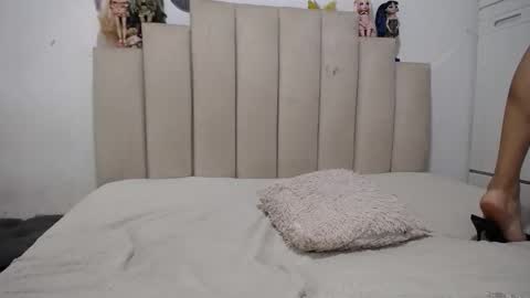 instagram  catherin dayana reina online show from November 28, 3:52 pm