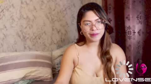 daze2love online show from December 23, 9:05 am