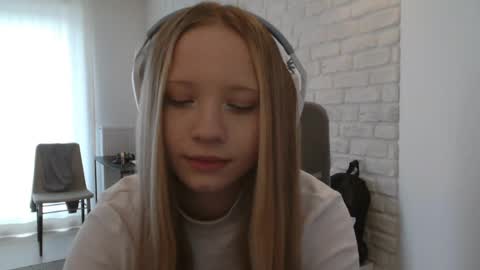 Amanda online show from May 18, 4:02 pm