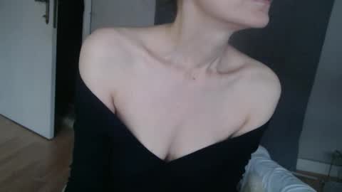 KamiDevi online show from October 19, 2:22 pm