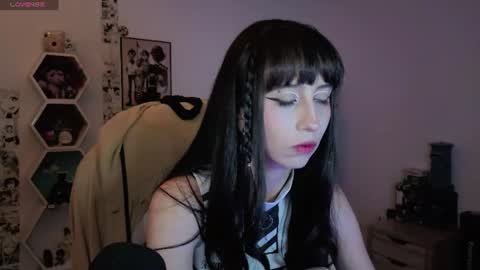 Stephanie.e  online show from August 4, 4:08 am