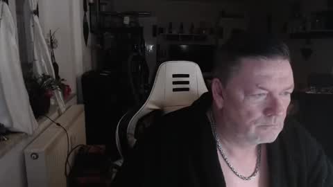 deinprinz2312 online show from December 2, 6:02 am