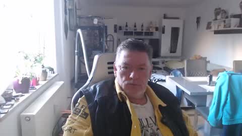 deinprinz2312 online show from February 19, 7:28 am