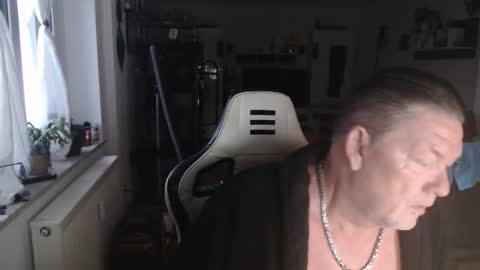 deinprinz2312 online show from September 21, 4:49 am