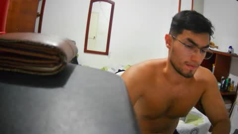 deividellobo online show from December 31, 4:27 am