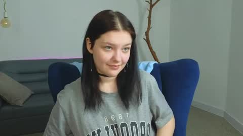 deliaeffy online show from March 25, 2:13 pm