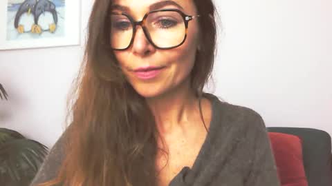 Snapshot of delilah_sweet chatting on September 29, 4:17 pm delilah_sweet online show from September 29, 4:17 pm