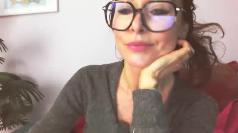 Snapshot of delilah_sweet chatting on October 22, 4:19 pm delilah_sweet online show from October 22, 4:19 pm