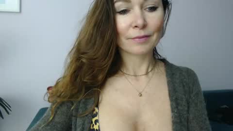 Snapshot of delilah_sweet chatting on December 9, 4:05 pm delilah_sweet online show from December 9, 4:05 pm