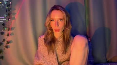 Della online show from March 23, 2:55 pm