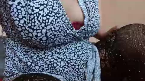 Snapshot of delphine_x chatting on March 2, 12:22 pm Delphine online show from March 2, 12:22 pm