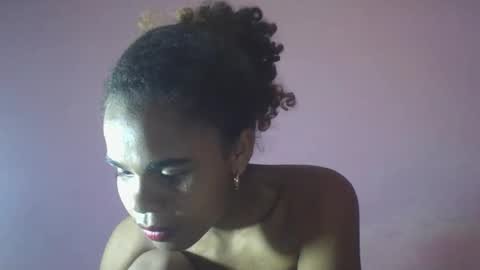 delphine online show from April 18, 3:03 pm