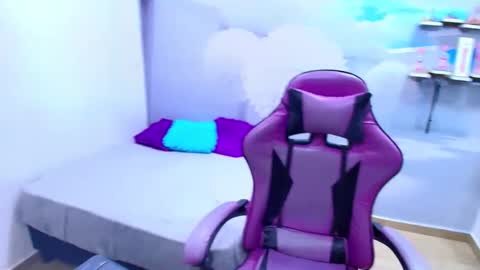 DEMI online show from May 21, 1:06 pm