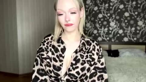 Demi online show from October 28, 2:29 pm